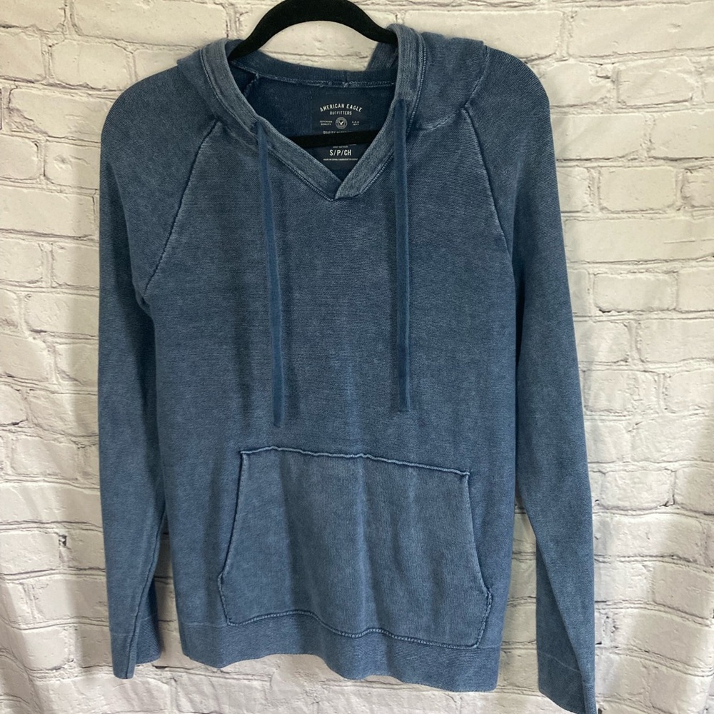 American Eagle Long Sleeve w/ Hood